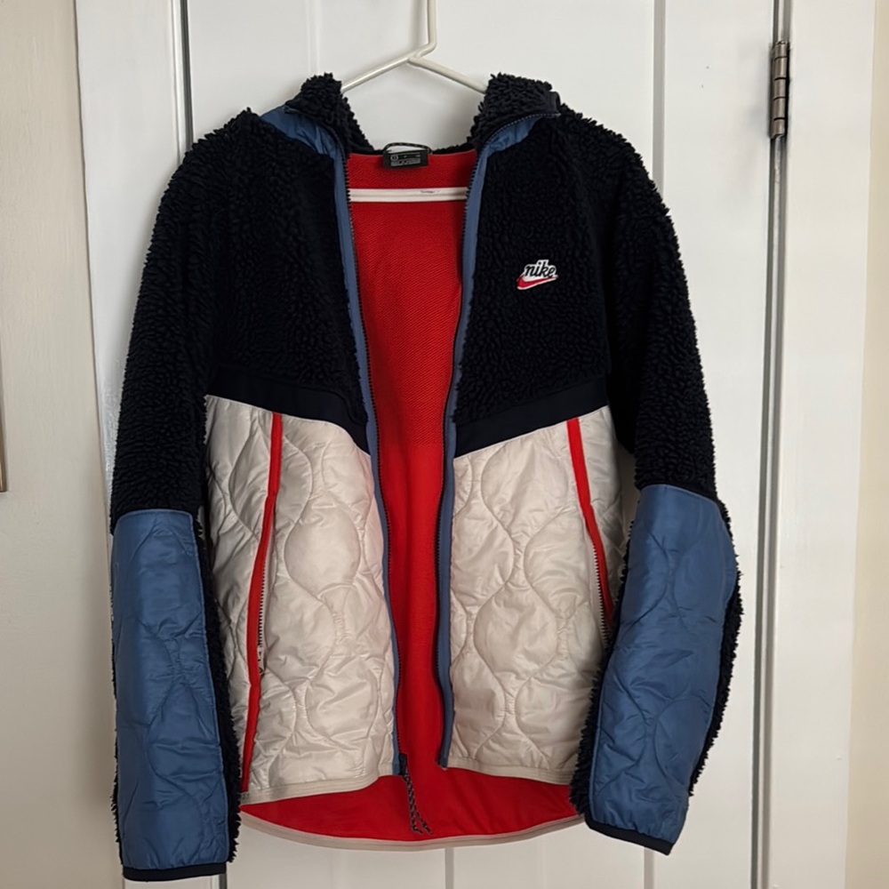 Nike Black and Cream Puffer Jacket with Hood and Full-Length Zipper - Picture 10 of 10